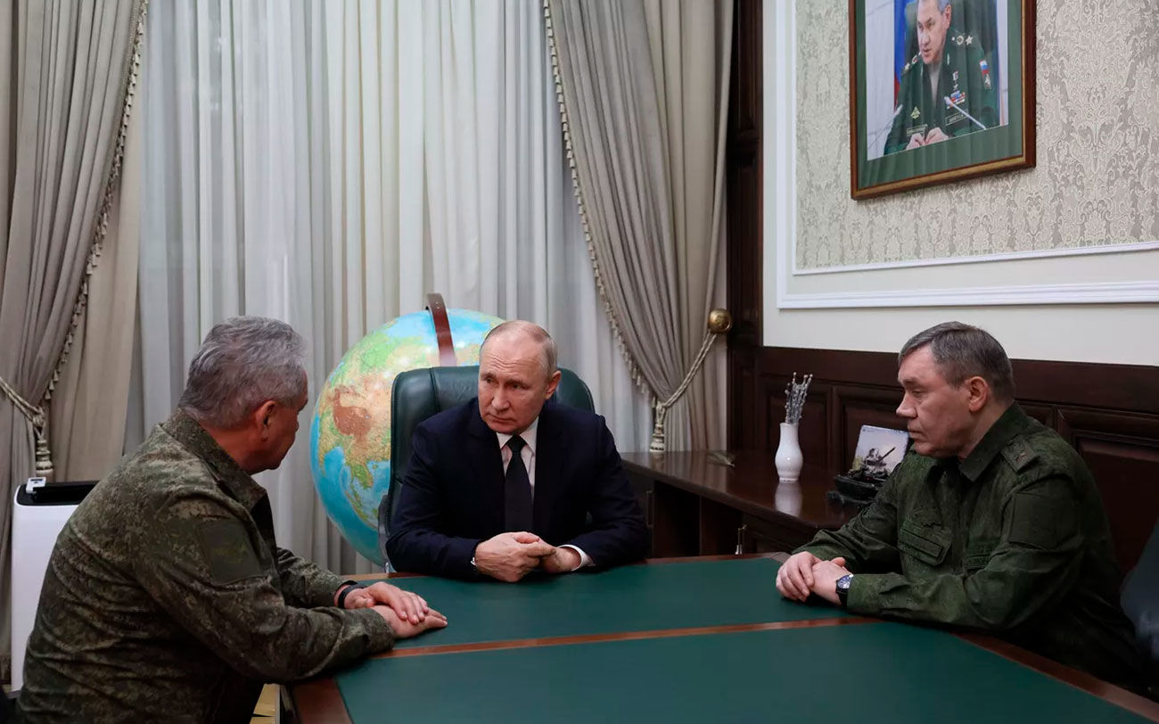 Путин посетил штаб Южного военного округа в Ростове-на-Дону